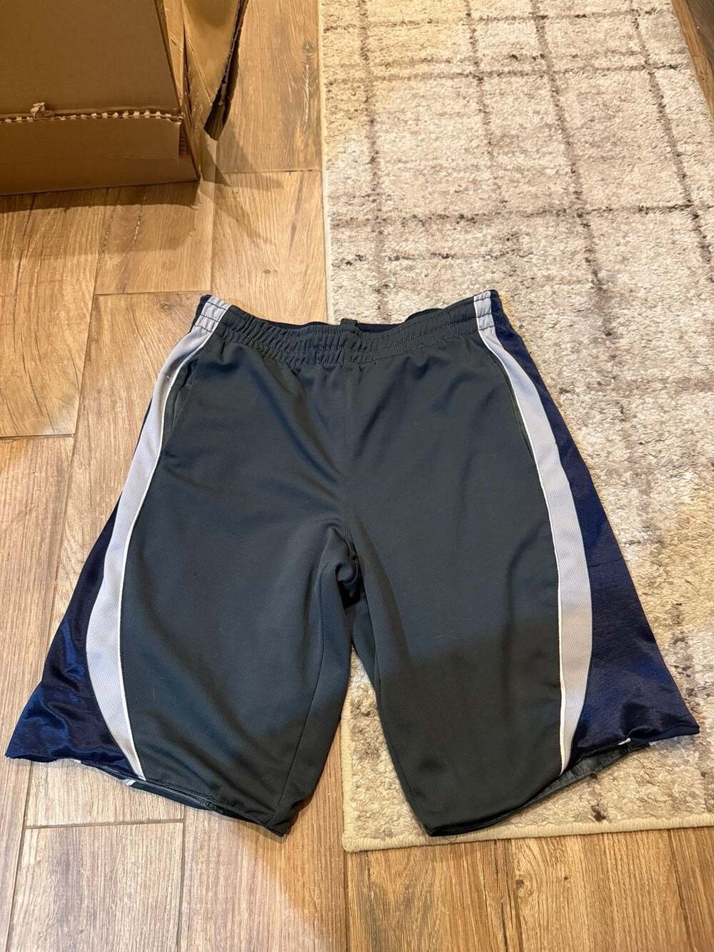 Starter Reversible Mesh Athletic Basketball Shorts Gray Navy Size Small 28-30